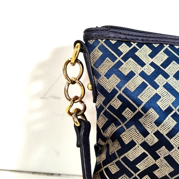 Tommy Hilfiger Navy & Tan Monogram Crossbody Bag with Adjustable Strap - Picture 4 of 7